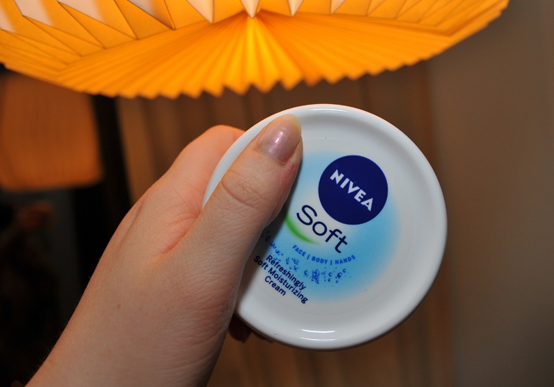 141009-24-nivea-soft