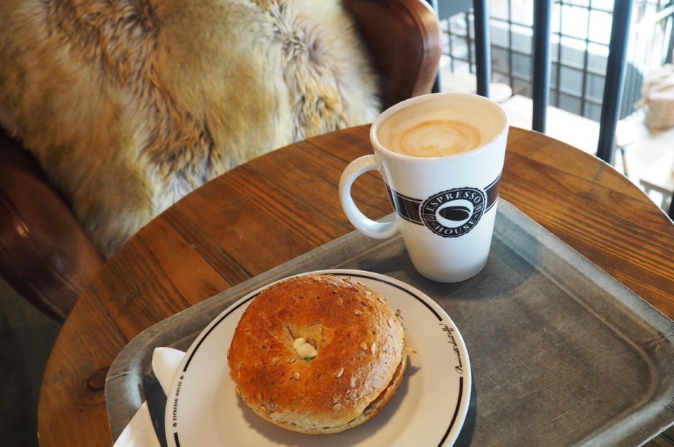 Espresso House bagel