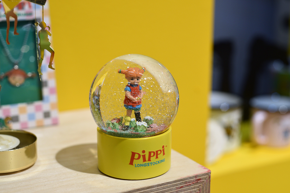 Pippi Longstocking snow globe