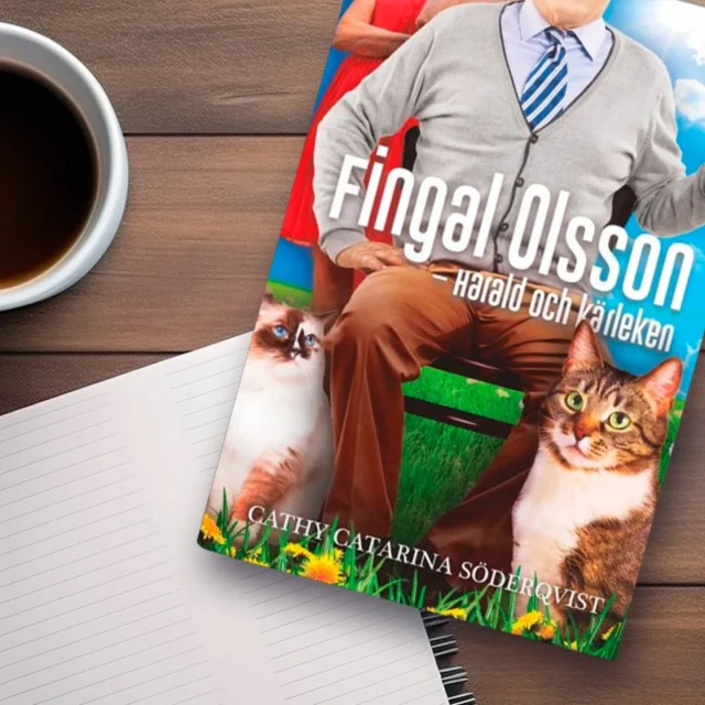 📚 ⒷⓄⓀⓇⒺⒸⒺⓃⓈⒾⓄⓃ 📚
𝐓𝐢𝐭𝐞𝐥: Fingal Olsson: Harald och kärleken
𝐀𝐯: Cathy Catarina Söderqvist
𝐆𝐞𝐧𝐫𝐞: Feelgood
𝐔𝐭𝐠𝐢𝐯𝐞𝐧 𝐚𝐯: Whip Media
𝐁𝐞𝐭𝐲𝐠: ❤️❤️❤️❤️

𝐇𝐚𝐧𝐝𝐥𝐢𝐧𝐠:
Efter att ha fått tilldelat sig energiinjektionen familjen tre år tidigare, är livet mer förnöjsamt och Fingal Olsson, som är sjuttioåtta år, känner sig inte en dag äldre än sjuttio. Det mesta i livet rullar på i maklig takt. Fingal är en smula glömsk och katten Harald lika obstinat som vanligt. När Bella berättar att hon och Elin väntar barn, blir det ett virrvarr utan dess like. Hur har befruktningen gått till? Är töserna inte längre lesbiska? Dessutom beter sig Harald besynnerligt, svarar inte på tilltal och drar tassarna efter sig över parketten. Då Fingal möter Solbritt blir hans kropp klumpig och orörlig. Han får tunghäfta och hjärtat slår som en trumvirvel innanför bröstbenet. Men det passar sig inte att gå och bli förälskad vid en så hög ålder. Under den sista delen av livet ska man ju mest doppa skorpor, tänka på refrängen och planera den himmelska hädanfärden.

𝐑𝐞𝐜𝐞𝐧𝐬𝐢𝐨𝐧:
Böckerna om Fingal och hans katt Harald är ett nöje att läsa då de är både underhållande, smått komiska och tar upp en del aktuella ämnen – saker som Fingal inte alltid förstår sig på, men gärna lär sig mer om. Harald är en finurlig kisse som här får berätta mer om sina yngre dar när han var okastrerad och hängde med diverse kattdamer. Som kastrerad så får han nöja sig med att surfa på nätet och titta på kattdamer där istället. Tills han upptäcker en gammal flamma som av en slump tillhör Fingals nya kärleksintresse. Bella och Elins graviditeter intresserar mig egentligen inte alls, då jag föredrar djur framför barn,  men det är bra berättat och jag gillar alla karaktärerna och vill gärna läsa mer så jag kan varmt rekommendera den här boken – som går att läsa fristående.

#FingalOlsson #Haraldochkärleken #CathyCatarinaSöderqvist #WhipMedia #Feelgood #booklover #boktips #bookstagram #bibliophile #bokrecension #booktok #instabooks